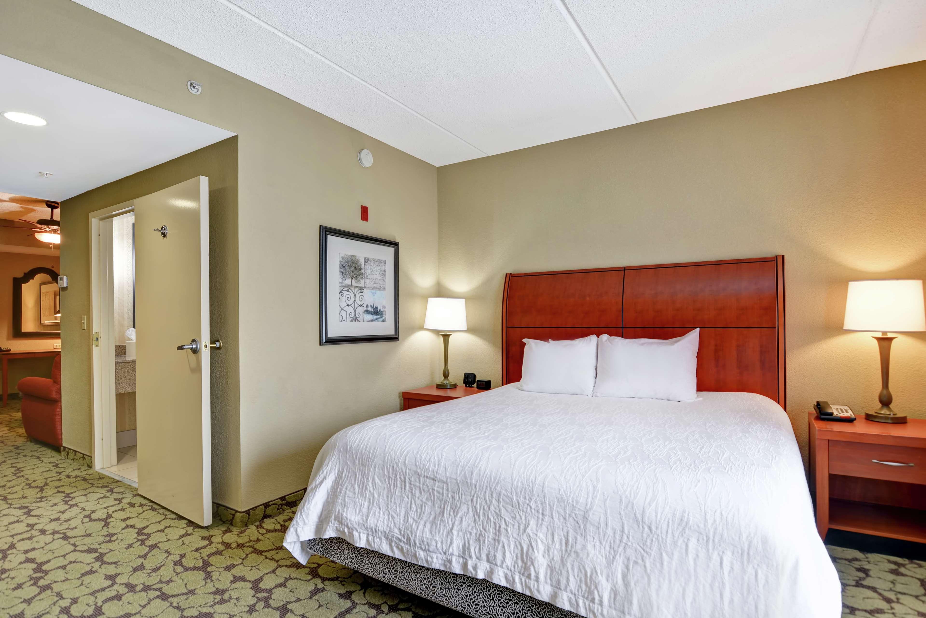 Hilton Garden Inn Hattiesburg Bagian luar foto
