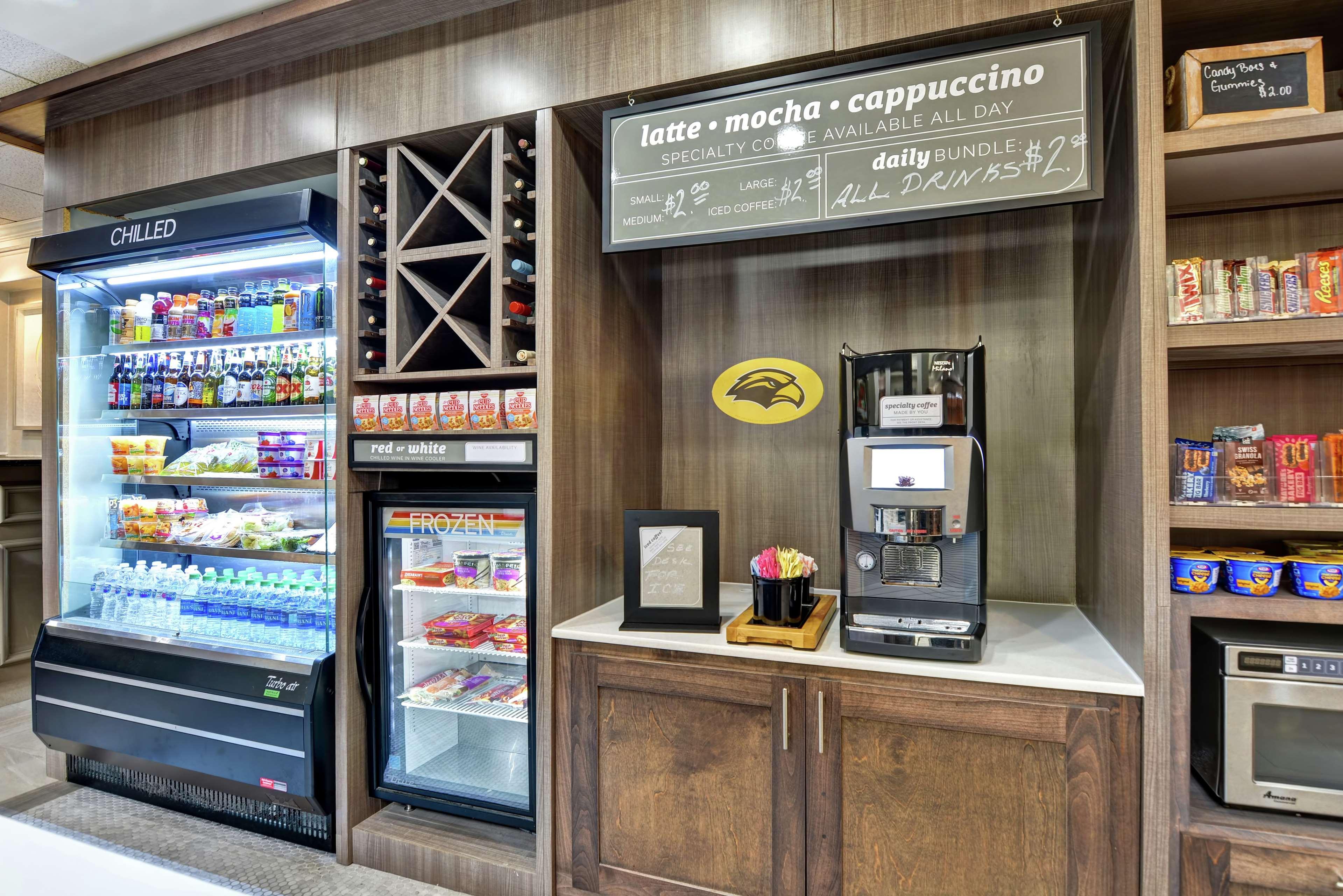 Hilton Garden Inn Hattiesburg Bagian luar foto