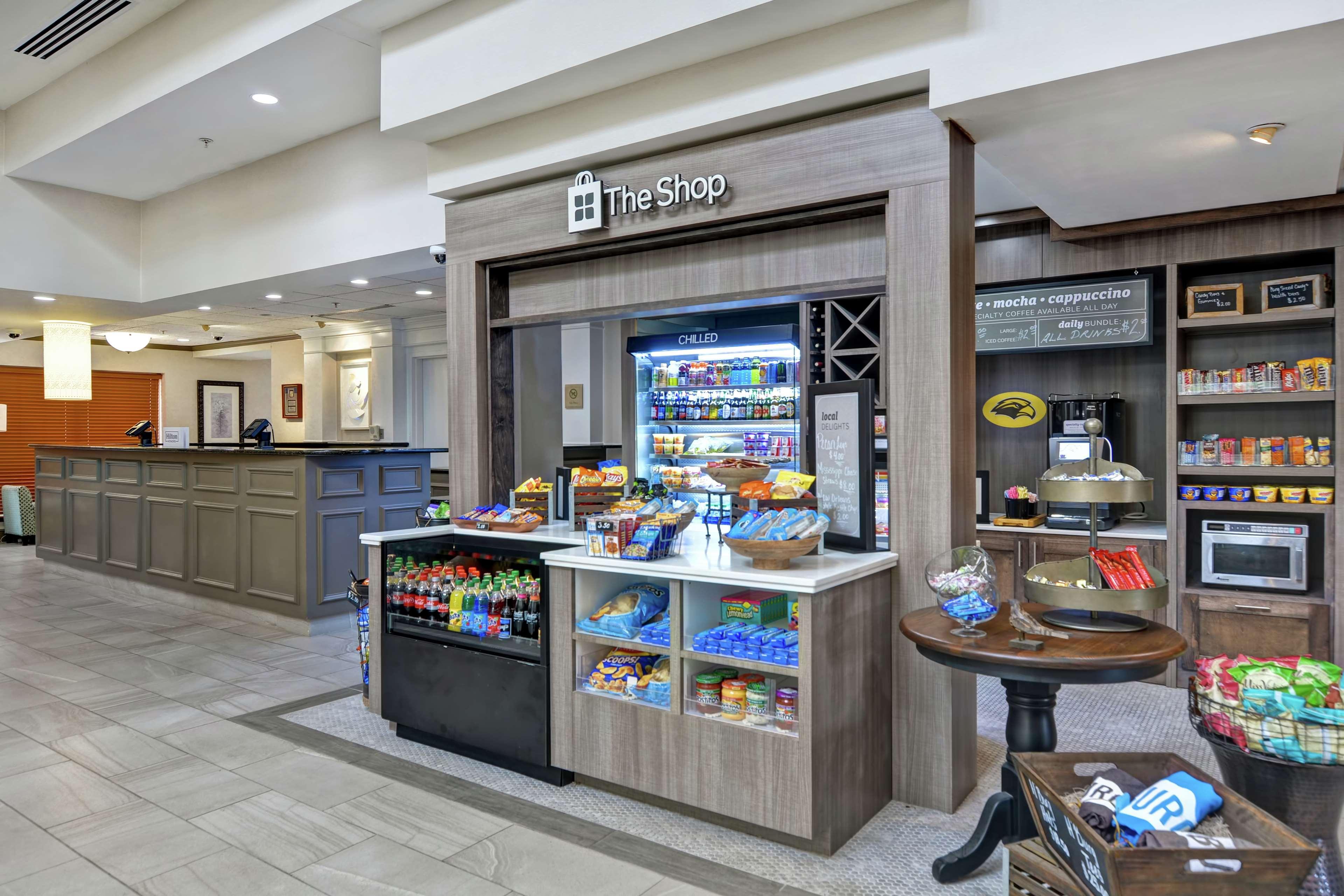 Hilton Garden Inn Hattiesburg Bagian luar foto