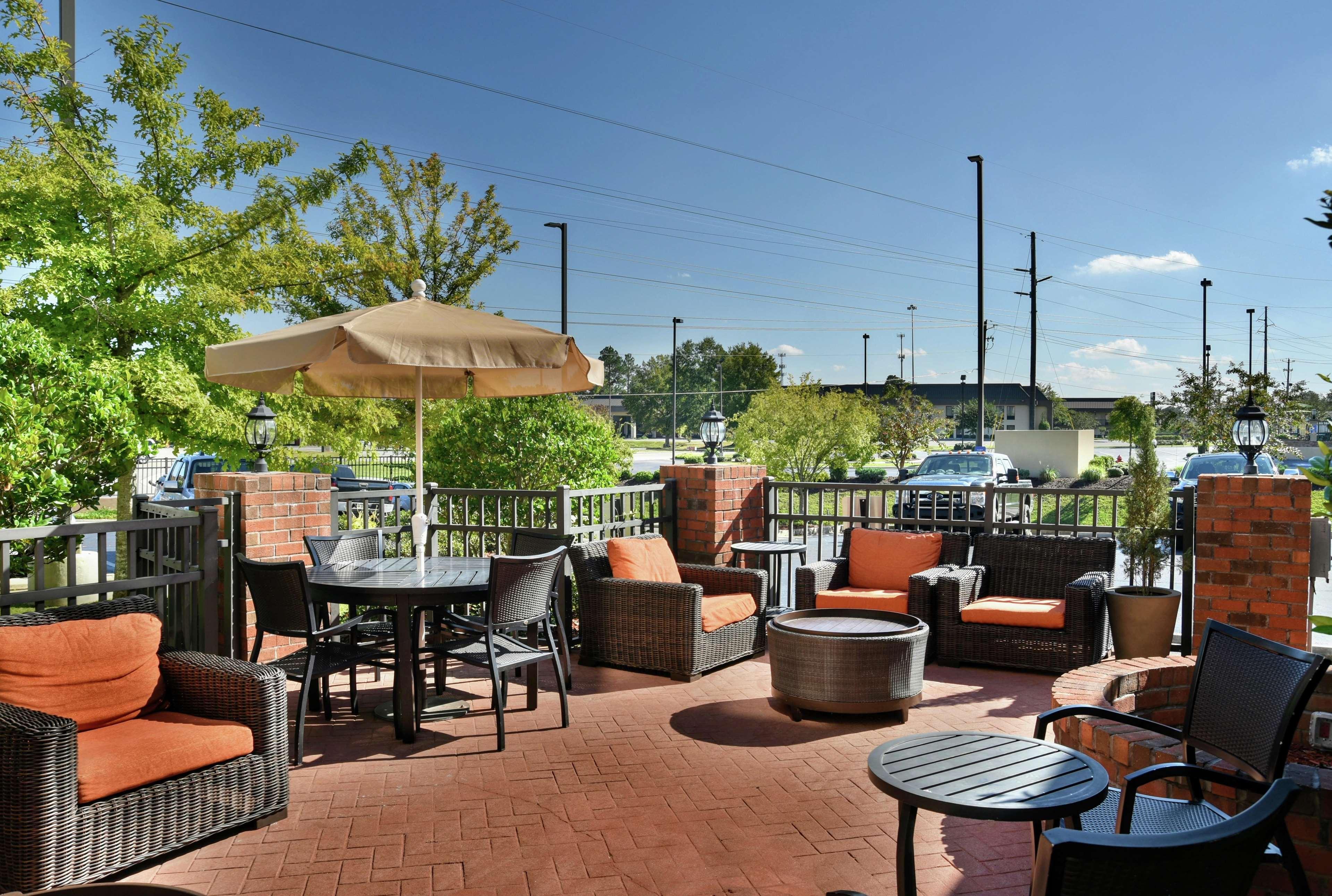 Hilton Garden Inn Hattiesburg Bagian luar foto