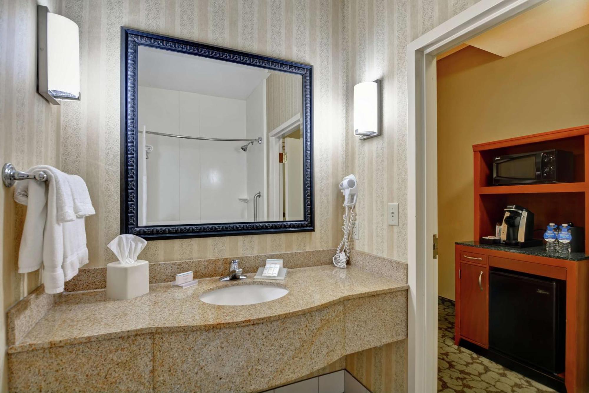 Hilton Garden Inn Hattiesburg Bagian luar foto