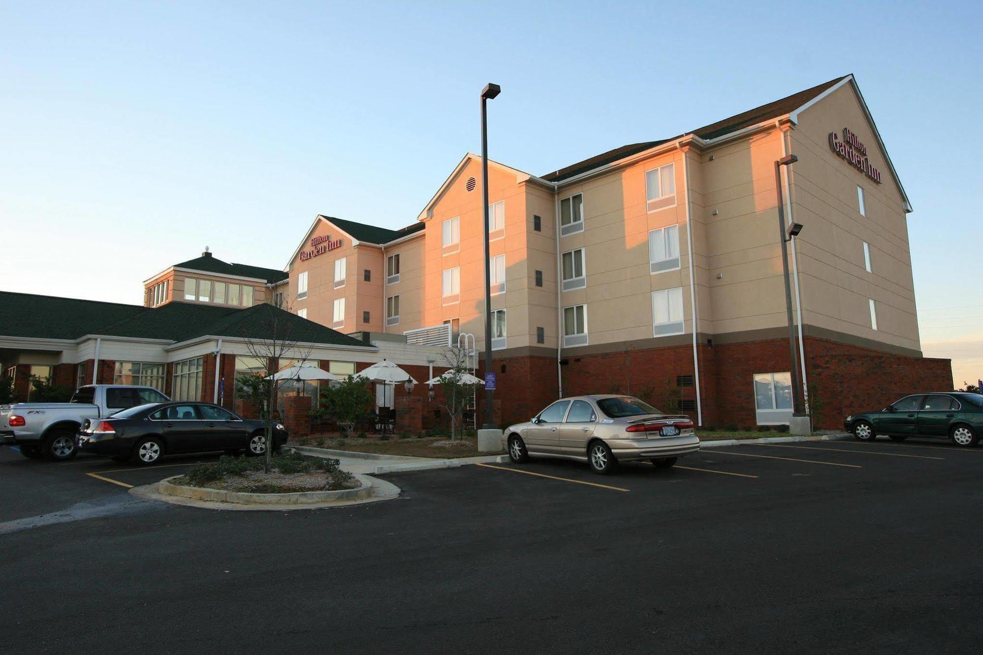 Hilton Garden Inn Hattiesburg Bagian luar foto